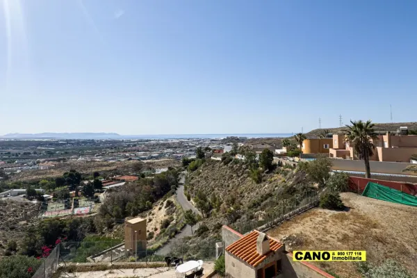 Spacious 5-Bedroom Chalet with Pool & BBQ in Huércal de Almería - Image 1