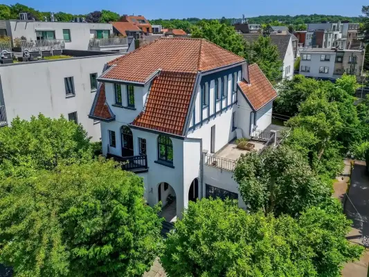 Art Deco Villa in Fort-Jaco – 5 Bedrooms, Green Oasis, 250m² - Image 3