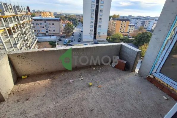 Spacious 3-Bedroom Apartment in New Stara Zagora, Bulgaria - Image 1