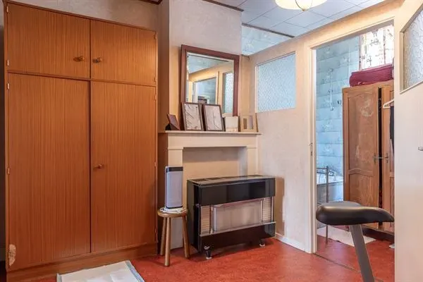 Charming 2-Bed House in Ukkel with Garden & Development Potential - Image 1