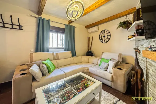 Spectacular Cave House with 4 Bedrooms – Unique Almería Gem - Image 1