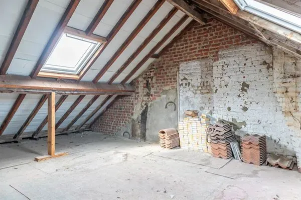 Charming 2-Bed House in Ukkel with Garden & Development Potential - Image 5