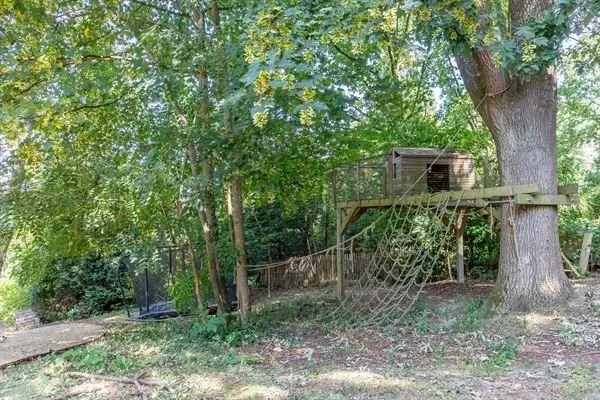 Private Villa with Professional Space Near Golf des Sept Fontaines - Image 4