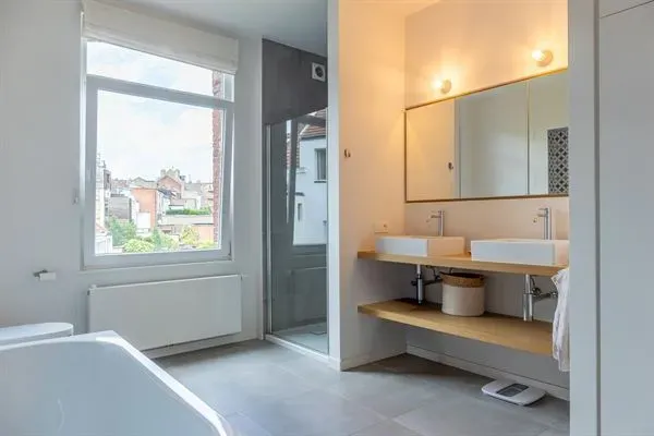 Charming 4-Bedroom House in Ukkel with Terrace and Garden - Image 4
