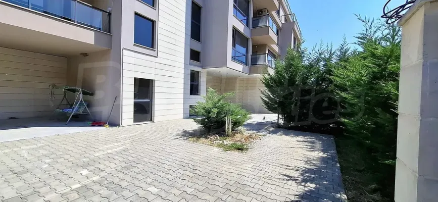 Apartment for sale in Chernomorets - Image 2