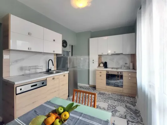 Bright Sea View Apartment in Varna City Center - Image 2