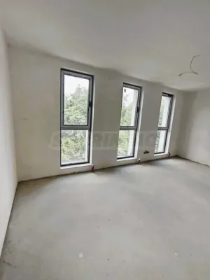 Spacious apartment in Sofia's new complex - Image 1