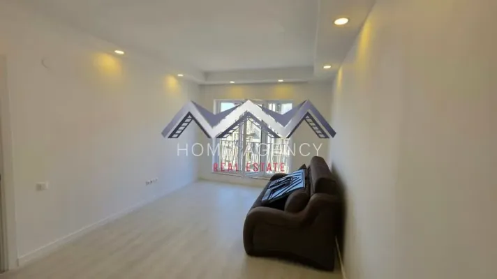 Stylish Two-Bedroom Apartment in Cosmopolis Residence For Sale - Image 4