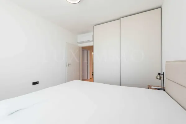 Lake Varna Panorama Apartment: Luxury Living - Image 3