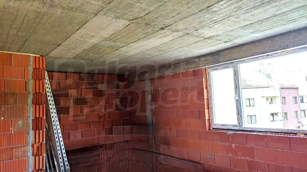 Spacious 1-Bedroom Apartment in New Building, Stara Zagora - Image 1