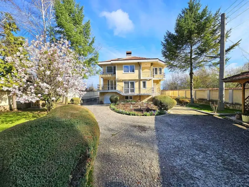Spacious Kyustendil Home: Garden, Views &amp; Family Space - Image 1