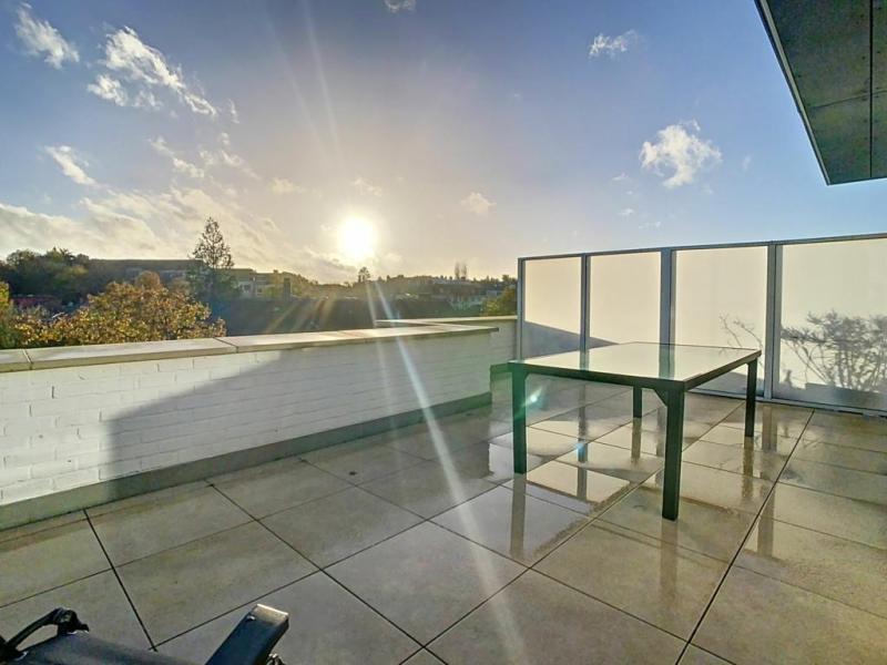Exceptional Brussels Penthouse: Terrace, Garage & Stunning City Views - Image 1