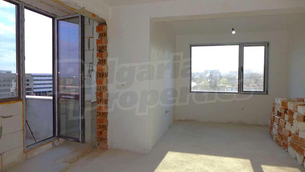 Spacious 2-Bedroom Apartment in Stara Zagora with Parking - Image 1