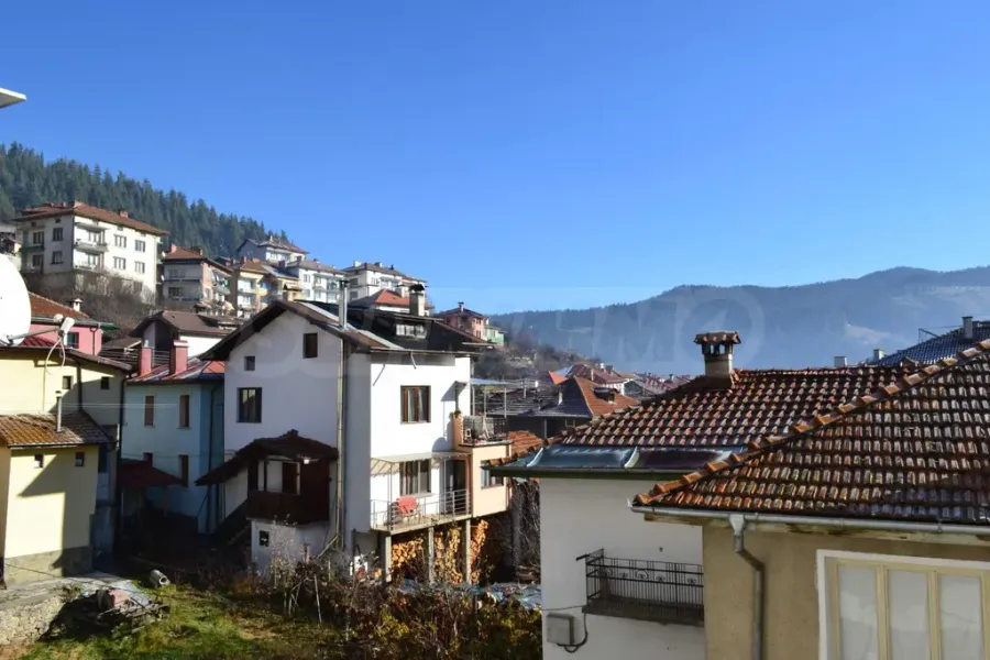 Spacious Chepelare Apartment: 2 Bedrooms, Mountain Terrace, 71m2 - Image 1