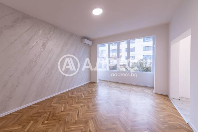 Spacious 3-Bedroom Apartment in Varna's "Chayka" District - New Renovation - Image 1