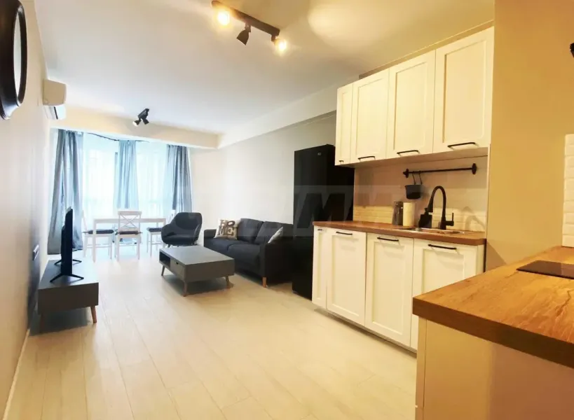 Stylish 3-Bedroom Apartment Near Mall Plovdiv - Image 1