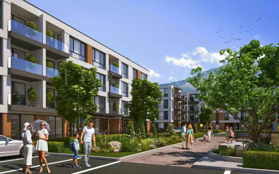 Spacious Three-Bedroom Apartment in Plovdiv's Ostromila Complex - Image 1