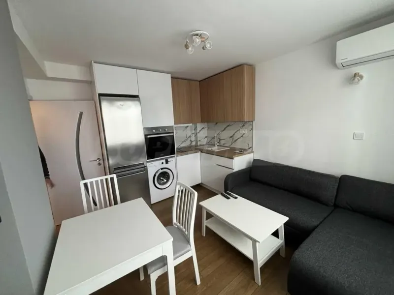 Spacious, Fully Furnished Apartment in Varna City Center - Image 1