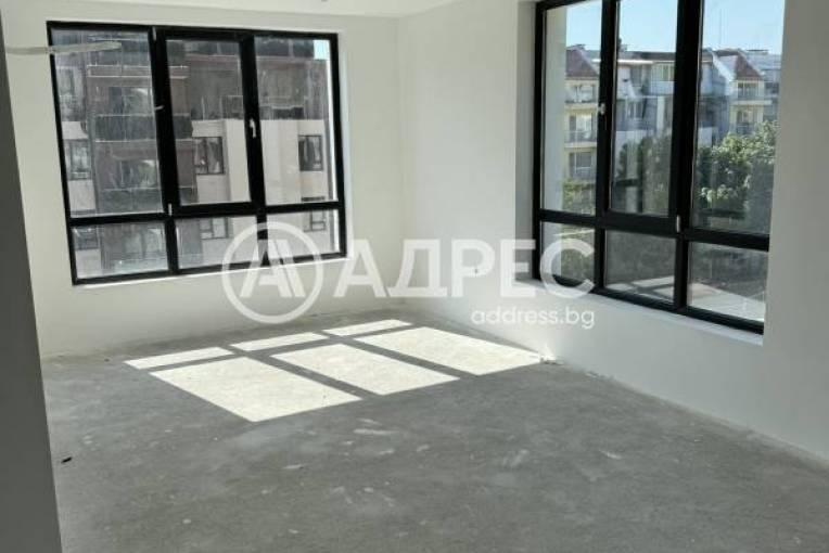 Spacious 3-Bedroom Apartment in Stara Zagora's Azemoto Quarter for Sale - Image 1