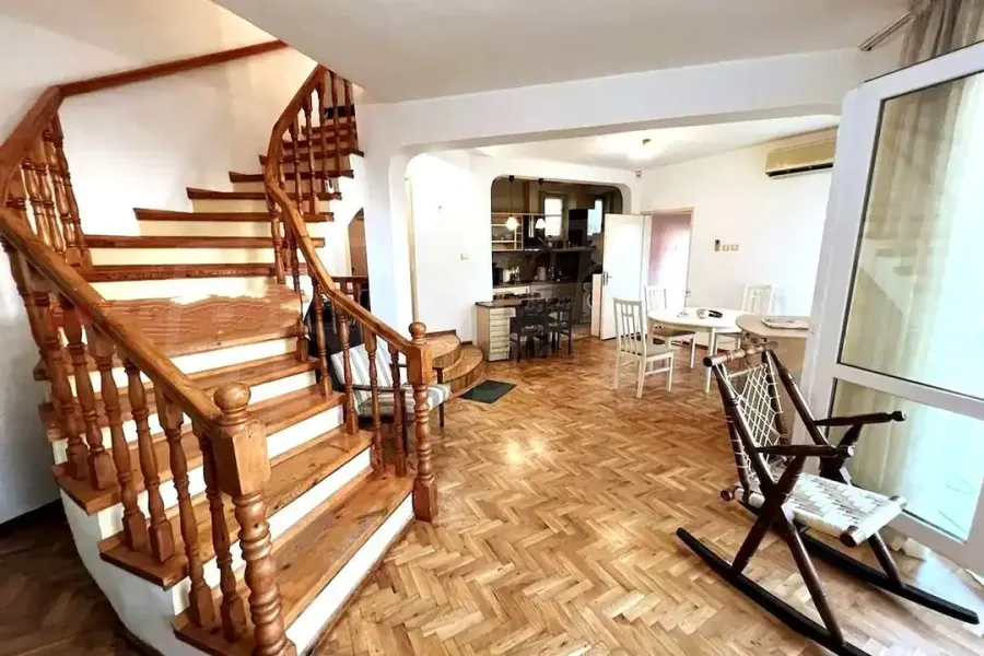 Spacious 4-Bedroom House with Sea View for Rent in Bulgaria - Image 1