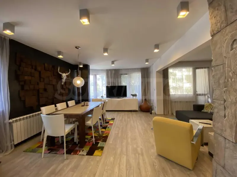 Spacious, Fully Furnished 4-Bedroom Apartment in Burgas Center - Image 1