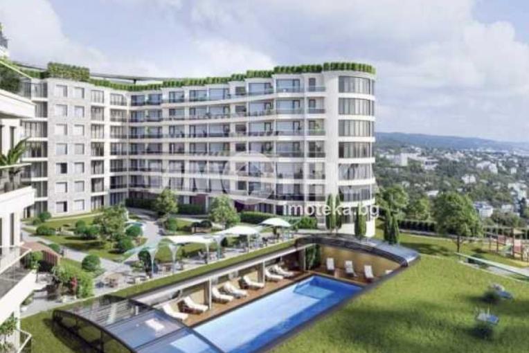 Spacious Two-Bedroom Apartment with Sea Views in Sunny Day Resort - Image 1