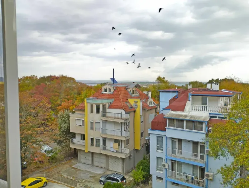 Spacious, Sea View Apartment in Burgas' "Lazur" District - Image 1