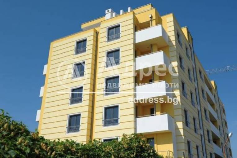 Stylish 1-Bedroom Apartment in Varna's Grand Mall Area - Image 1