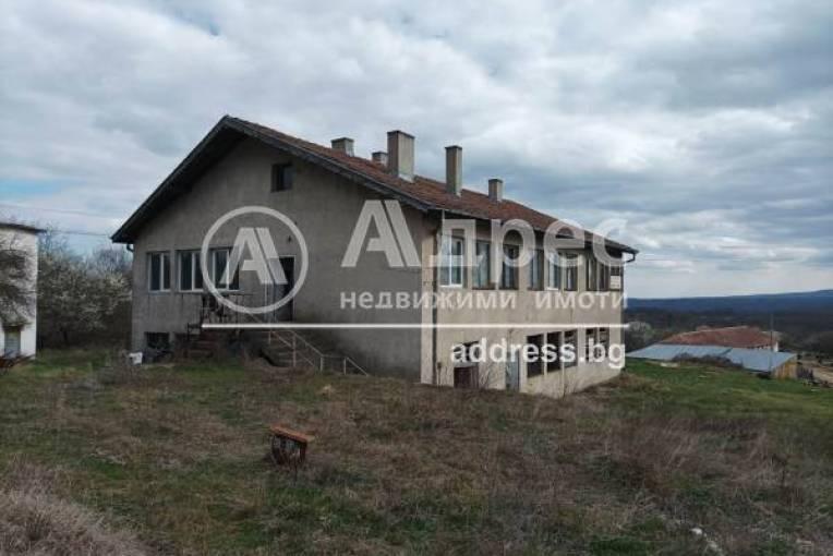 Spacious 10-Bedroom House in Gramatikovo - Ideal for Guest House - Image 1