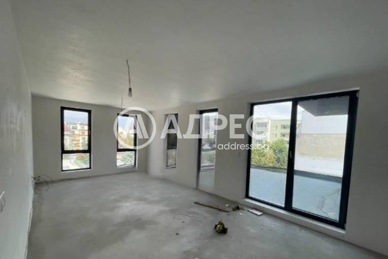 Spacious 3-Bedroom Apartment in Central Plovdiv with Modern Amenities - Image 1