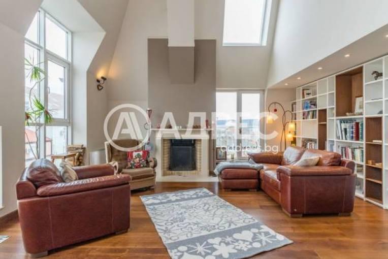 Spacious 4-Bedroom Fully Furnished Apartment in Varna City Center - Image 1