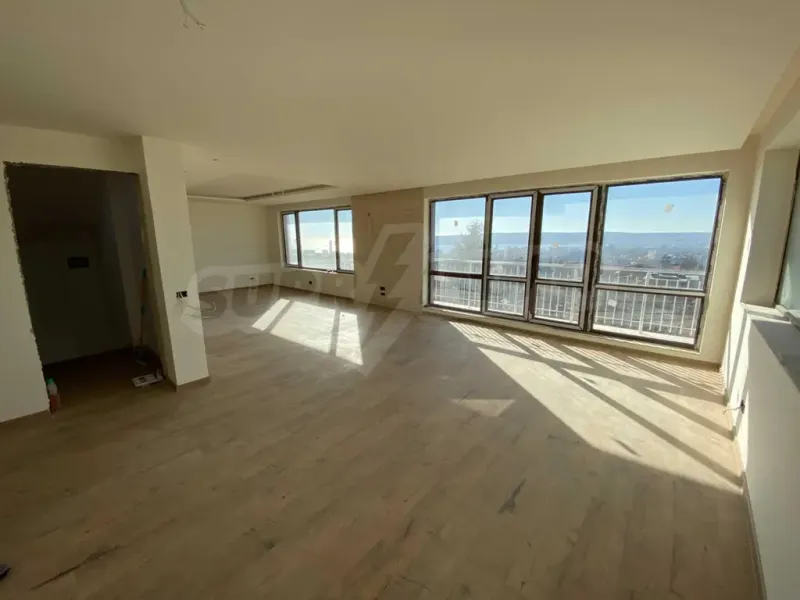 Spacious Family Home with Sea Panorama in Sotira, Varna - Image 1