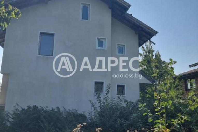 Spacious 3-Bedroom House in Inovo with Garden - €106,000 - Image 1