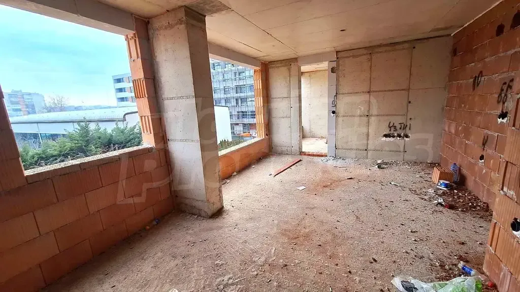 Spacious One-Bedroom Apartment in Varna's Sought-After Възраждане 1 - Image 1