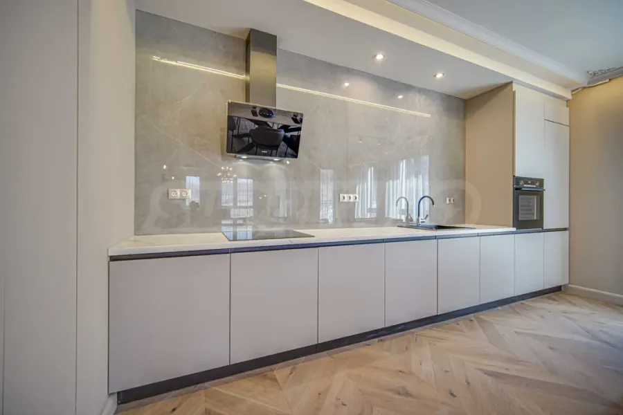 Spacious, Fully Furnished Apartment with Garage in Sofia - Image 2