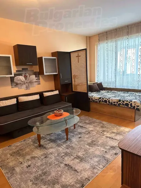 Fully Furnished 1-Bedroom Apartment in Varna's Vazrazhdane Quarter - Image 1