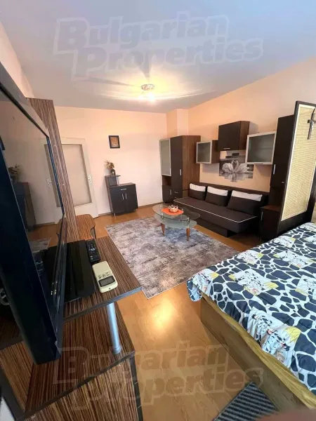 Fully Furnished 1-Bedroom Apartment in Varna's Vazrazhdane Quarter - Image 5