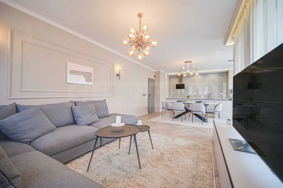 Spacious, Fully Furnished Apartment with Garage in Sofia - Image 1