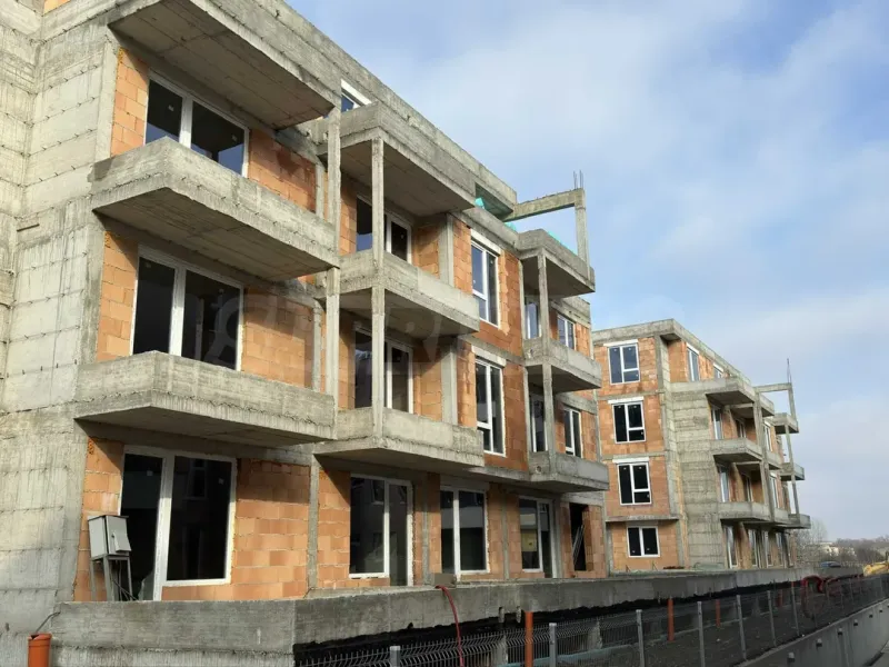 Spacious 2-Bedroom Apartment in Plovdiv, Bulgaria - Image 1
