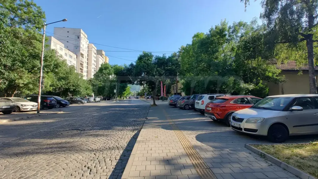 Spacious 3-Bedroom Apartment in Backeston, Sofia - Image 4