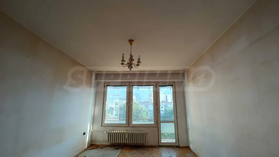 Spacious 3-Bedroom Apartment in Backeston, Sofia - Image 2