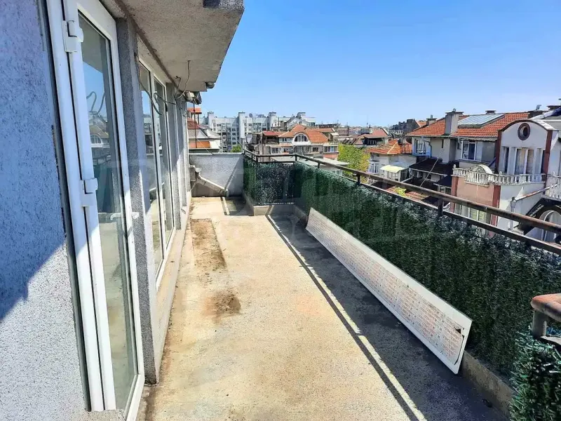 Luxury Energy-Efficient Penthouse in Burgas' Vazrazhdane - Image 1