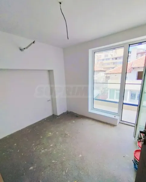 Spacious Levski Maisonette - Varna, Bulgaria, 117m2 - Image 4