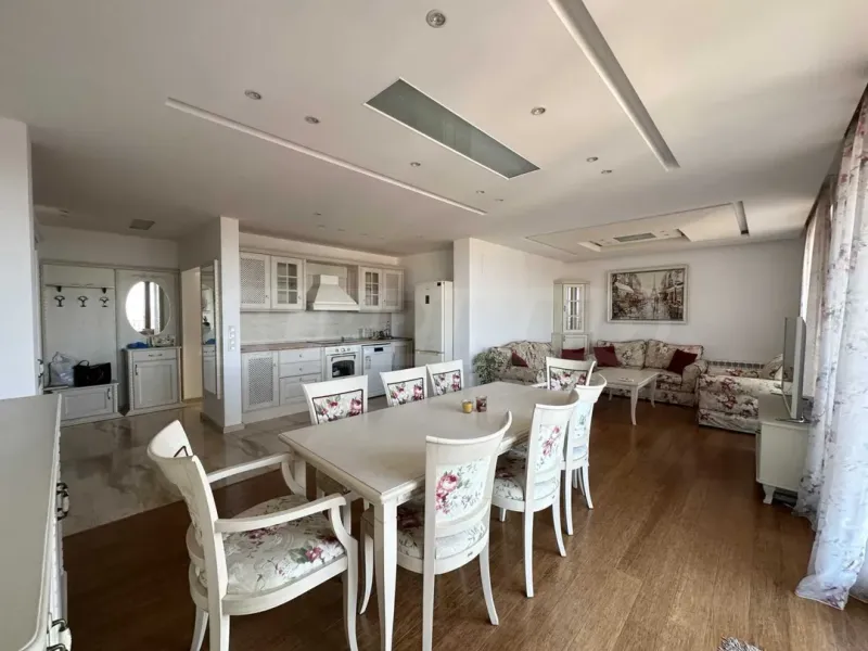 Spacious 3-Bedroom Apartment with Mountain & City Views - Image 2