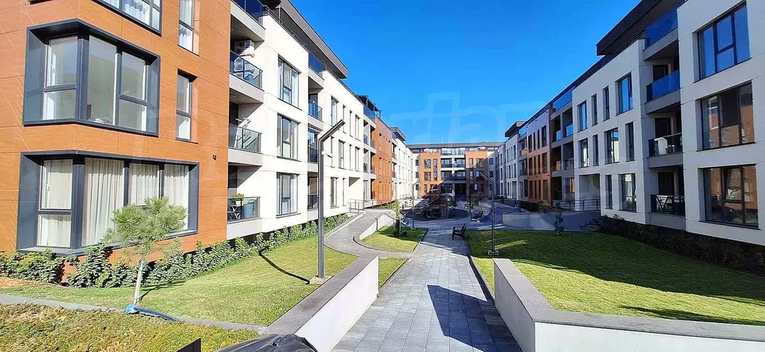 Spacious Apartment with Terrace in Casa Moderna, Plovdiv - Image 5
