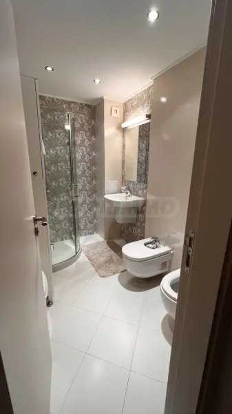 Luxury Furnished Apartment with Parking in Varna's Heart - Image 2