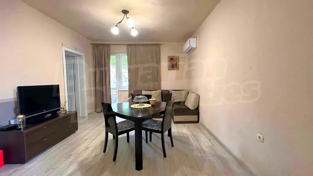Spacious 3-Bedroom Brick Apartment Near Stara Zagora Schools - Image 3