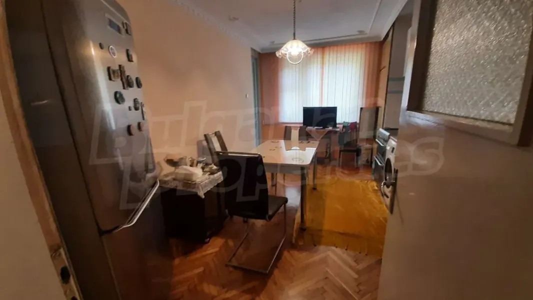 Spacious Fully Furnished Apartment Near Grand Mall, Varna - Image 4