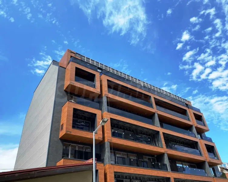 Spacious Three-Bedroom Apartment in Central Plovdiv – New Development - Image 4