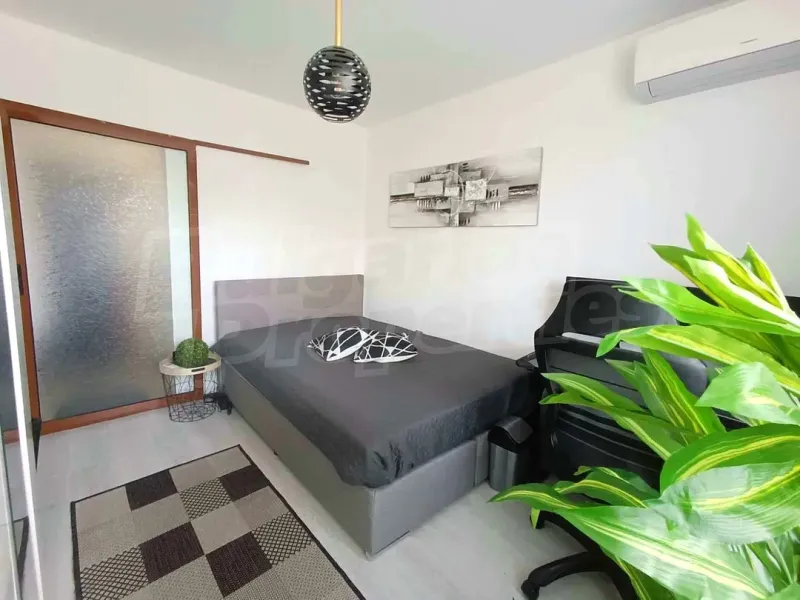 Spacious, Renovated Varna Apartment with Stunning Sea Views - Image 1